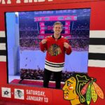Marcus Ericsson Instagram - Hockey night with the @nhlblackhawks ! Thanks for a fun experience 🏒🥅 and Hey @bhawktommyhawk I’ll be back for a rematch 😎 #ME28 United Center