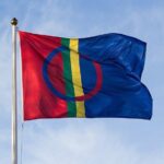 Marcus Oscarsson Instagram - ❤️💚💛💙 GRATTIS TILL ALLA SAMER – SAMERNAS NATIONALDAG Den vackra samiska flaggan har fyra färger- röd, grön, gul och blå och färgerna återfinns på den traditionella samiska dräkten. Flaggans cirkel symboliserar solen och månen. Nationaldagsdatumet den 6 februari firas till minnet av det första samiska landsmötet som hölls i Trondheim den 6 februari 1917 och samlade samer över nationsgränserna. ❤️ Stort grattis till alla samer i Sverige, Norge, Finland och Ryssland som alla firar sin nationaldag i dag.