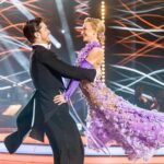 Marek Adamczyk Instagram - Máme za sebou první přenos! Hurááá! 🥳 Všichni jsme se už těšili, až to přijde a až budeme moci konečně vstoupit na parket @stardancecz 😊 Mockrát děkujeme za všechny komentáře k našemu prvnímu tanci. Bojovali jsme lehce s nervozitou, ale kdo z našich kolegů ne. 🤔🤓 Už teď se těšíme na sobotu, až si dáme latinu a bude to jízda! Držte palce a pokud nás budete chtít podpořit nějakou tou smskou, tak budeme moc rádi a vděční. 🤗 Vaši SD 5 na číslo 9061113 💜 📸 @mikulas_krepelka #stardance #stardancexii #marekadamczyk #lenkanoranavorkova #waltz #tanec #ceskatelevize #dance Výstaviště Holešovice