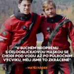 Marek Adamczyk Instagram - Pod hladinou bude s námi každou středu ve 20.15 na Primě.🧡 Připravili jsme si pro vás pár zajímavostí z natáčení.🎥 Ponořte se s námi do napínavého světa policejních potápěčů!🌊 Osmidílný seriál Pod Hladinou láká na akci, příběh i zajímavé postavy!💥 Od 30. srpna na Primě, nebo už teď online na prima+! 😎 #prima #primaftv #podhladinou #sandranovakova #matejhadek #marekadamczyk #kriminalka #detektivka #serial #zabava