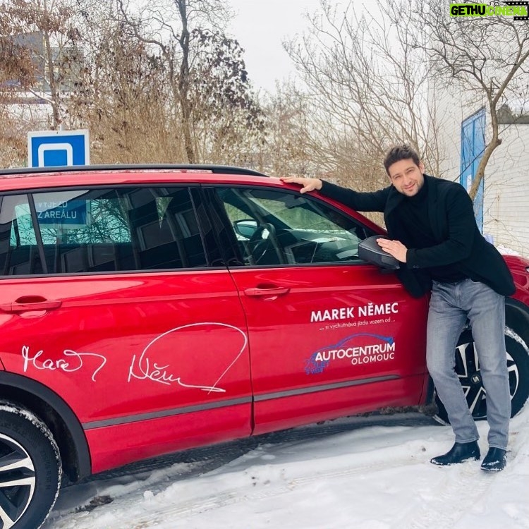 Marek Němec Instagram - Jsem hrdým partnerem @autocentrum_olomouc! Mějte i vy všichni dobré a hrdé partnery ve veškerém vašem počínání si a to nejen v příštím roce!❤️#car #buddy #besafe