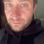 Marek Němec Instagram - Legendy a já! Zlatý fond televizní tvorby a já jsem rád,že u toho Souboje titánů můžu být💙