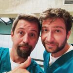 Marek Němec Instagram - Takhle čerstvoučce hysteričtí jsme s panem Dolanským,když se bojíme textu,když je ho hodně,když cejtíme,že večer budem jak rozsypaná písmenková polívka! 1.Mise již brzy, jdeme se učit;)