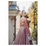 Margo Hayes Instagram - L’été parisien avec @dior 🌸🥐 … 📷 @rickyfilmingstudios 👠: @alineds75 💄: @mainamilitza