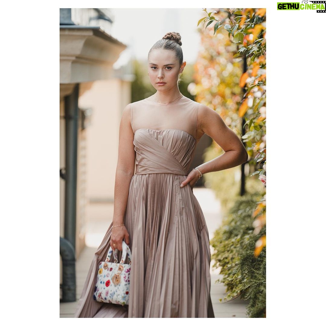 Margo Hayes Instagram - LβΓ©tΓ© parisien avec @dior πΈπ₯ β¦ π· @rickyfilmingstudios π : @alineds75 π: @mainamilitza