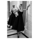 Margo Hayes Instagram - Haute Couture à Paris avec Dior 🤍 Bravo to @mariagraziachiuri on her latest collection. It’s always a pleasure to witness her exquisite creations. Merci to @alineds75 for always styling me so beautifully. 🌹 💄: @mainamilitza 🎞️: @steavendavid
