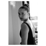Margo Hayes Instagram - Haute Couture à Paris avec Dior 🤍 Bravo to @mariagraziachiuri on her latest collection. It’s always a pleasure to witness her exquisite creations. Merci to @alineds75 for always styling me so beautifully. 🌹 💄: @mainamilitza 🎞️: @steavendavid