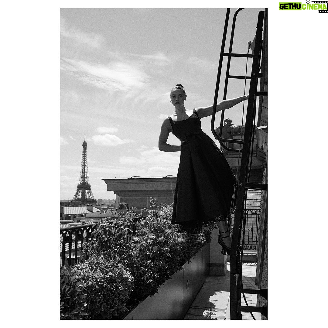 Margo Hayes Instagram - Haute Couture à Paris avec Dior 🤍 Bravo to @mariagraziachiuri on her latest collection. It’s always a pleasure to witness her exquisite creations. Merci to @alineds75 for always styling me so beautifully. 🌹 💄: @mainamilitza 🎞️: @steavendavid