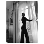 Margo Hayes Instagram - tout simple 🖤🦢