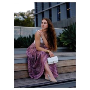 Margo Hayes Instagram - It was a pleasure to attend the Dior GREY ZONE pop-up gallery opening. Merci @dior @diorbeauty 🤍🐺💜#diorgris #dareingrisdior 
images by the talented @anoukklapp 🫶🏽