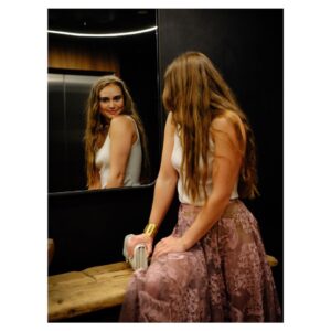 Margo Hayes Instagram - It was a pleasure to attend the Dior GREY ZONE pop-up gallery opening. Merci @dior @diorbeauty 🤍🐺💜#diorgris #dareingrisdior 
images by the talented @anoukklapp 🫶🏽