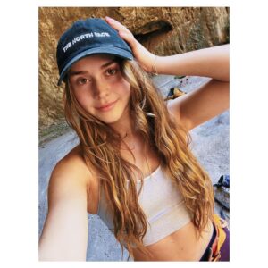 Margo Hayes Instagram - can we call it quits on this 4 degree weather so we can all just get back to business as usual? Pls n thank u. ❄️ ♡︎
.
pc 1: @honngy ☆
.
@thenorthface @petzl_official @thenorthface_climb @lasportivana @frictionlabs @lasportivagram