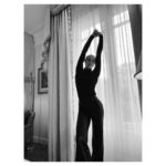Margo Hayes Instagram - tout simple 🖤🦢