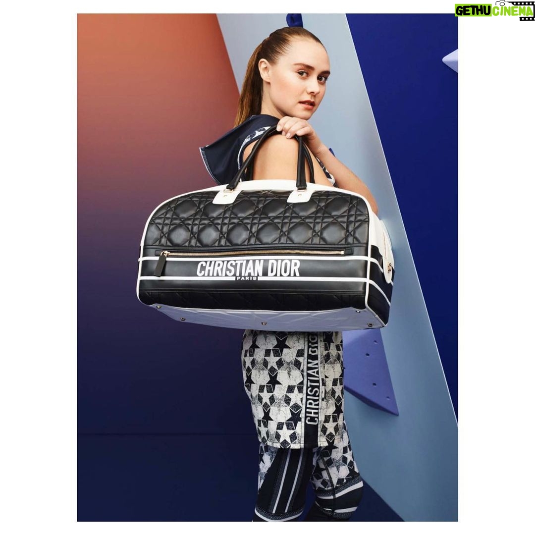 Margo Hayes Instagram - Dior Vibe 2022 💙 @mariagraziachiuri @dior @diorbeauty . images by: @marknmarkn styled by: @louise__ford #diorvibe Paris, France