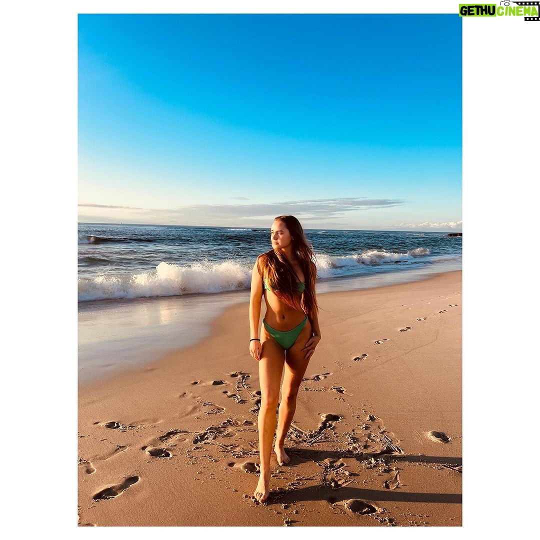 Margo Hayes Instagram - keep using your wings bby girl. these are your skies 🪽here’s to 26 ✨thank you to my day-ones who made my week so special. you know who u are. 🤍