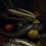 Maria Jekova Instagram - Вчера в галерията във Ватикана, най-впечатляващи за децата бяха натюрмортите с хранителни продукти, сцените на отрупани кухненски маси с яребици, патици и фазани след лов или някак красиво подредените, съвършено осветени, късове месо, риба, вътрешности дори, плодове и зеленчуци. Сурова реалност, която изглежда така красиво в своята истина. Вдъхновени от този нов поглед и след пазар за продукти за нашите вечери тук - с уважение и благодарност към храната - заедно създадохме наша картина, която запечатахме фотографски. След това заедно ще приготвим вечеря със същите продукти и мисля си по този начин храната в чинията ще придобие съвсем друг смисъл. На изкуство, чудо, дар. На онова, което свързва всички хора по света и тези от всички епохи. Rome, Italy