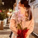 Maria João Bastos Instagram - Noites de Rio, no @janeirohotel celebrando Iemanjá! 💐 @osklen #janeiro #riodejaneiro #iemanja #celebrandro #vida #amizade #amor #alegria #sorte #abençoada #cidademaravilhosa #segundacasa #home #secondhome #eternidade #casodeamor #naotemjeito #carnaval #folia Leblon, Rio De Janeiro, Brazil
