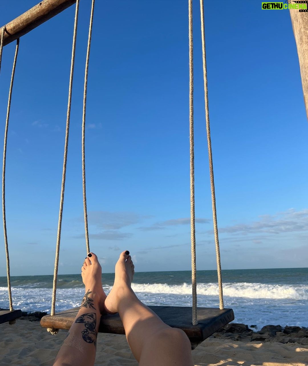 Maria Venture Instagram - as vezes esqueço que o sorriso é a chave Vários Lugares Ao Mesmo Tempo