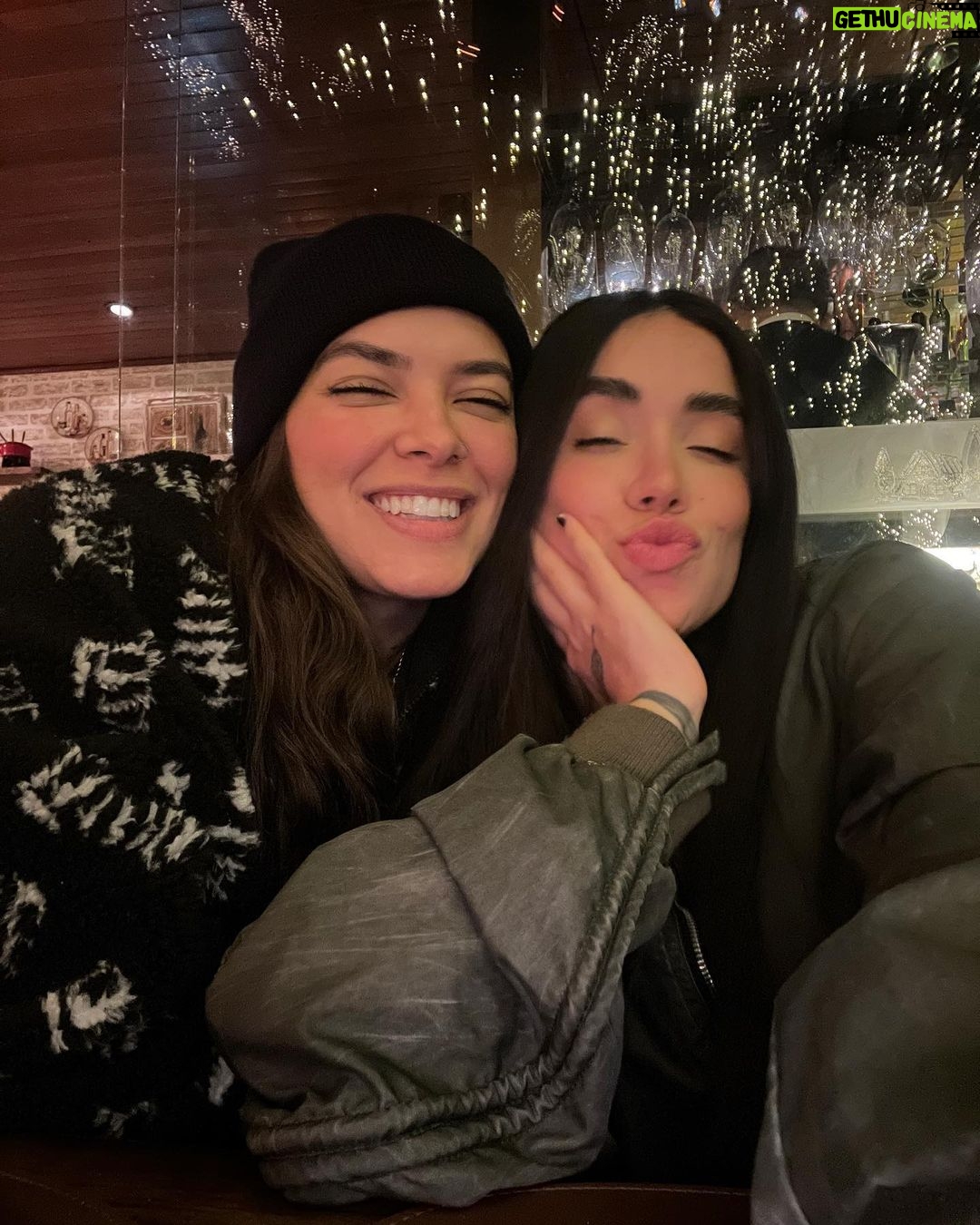 Maria Venture Instagram - arrasta >>>>>>>>> sobre dias vividos que faço questão de compartilhar aqui AAAAAaAaaa namoral? muito amor por essa vida