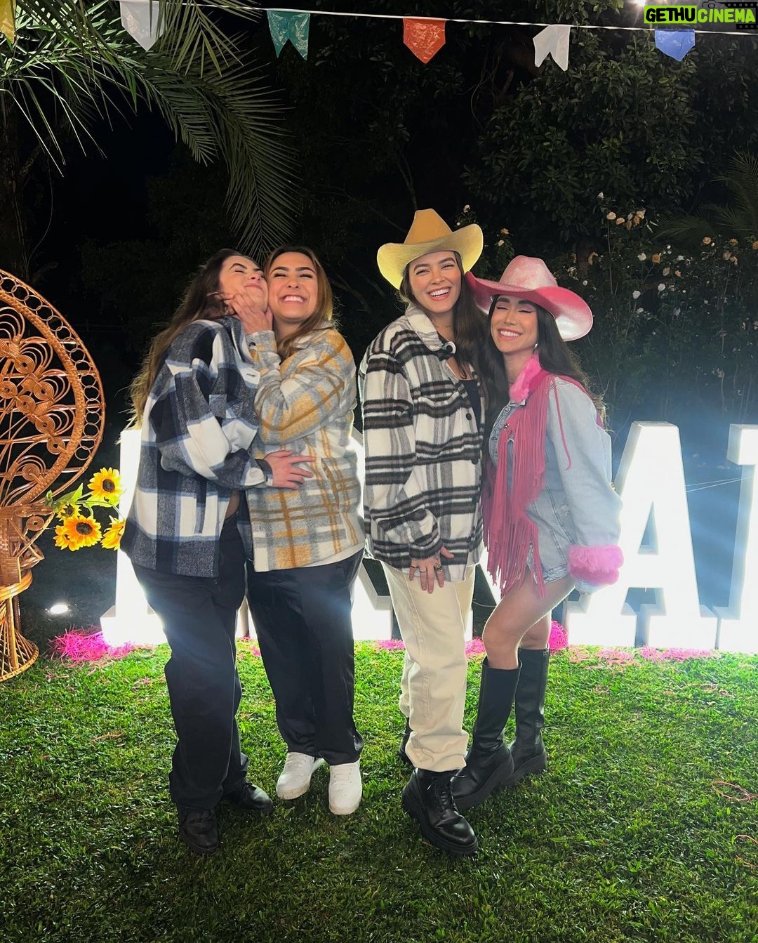 Maria Venture Instagram - alguns anexos do #arraiabocarosa 🔥💋
