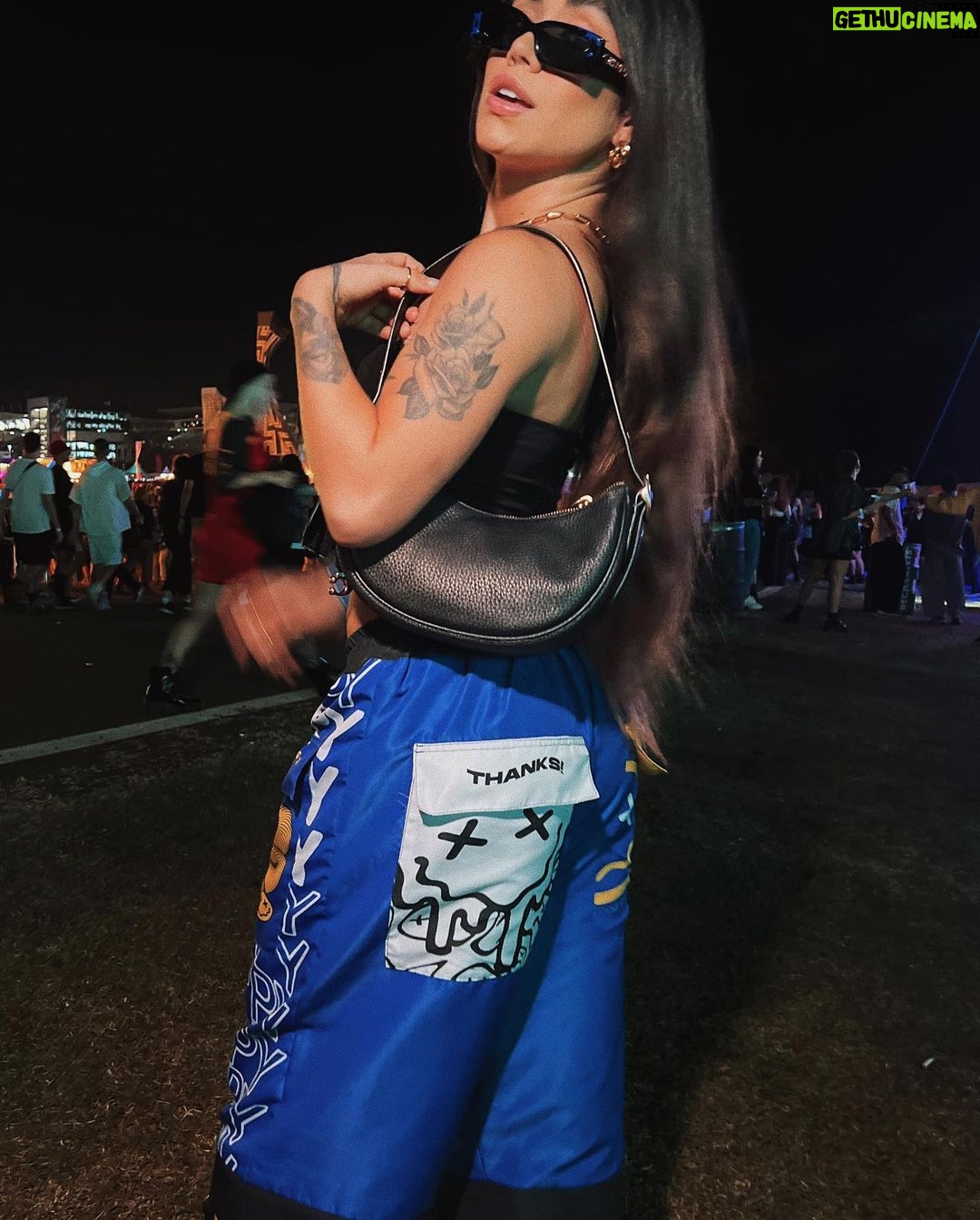 Maria Venture Instagram - ontem foi dia de lolla aaaa 👽🎡 thanks @uggbr Lollapalooza Brasil