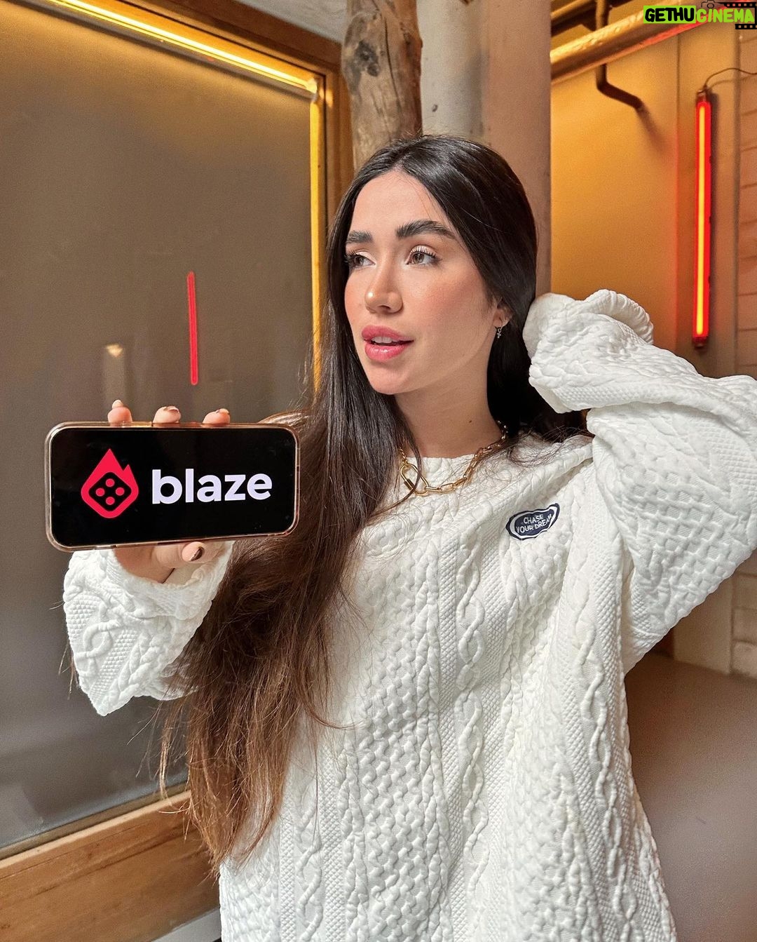 Maria Venture Instagram - como vocês sabem eu faço parte do time da @sigablaze e amooooo 🤍 o site é muito prático de usar, porém é somente para maiores de 18 anos! ps: não se esqueçam de ler as diretrizes e de apostar com consciência e responsabilidade, viu?