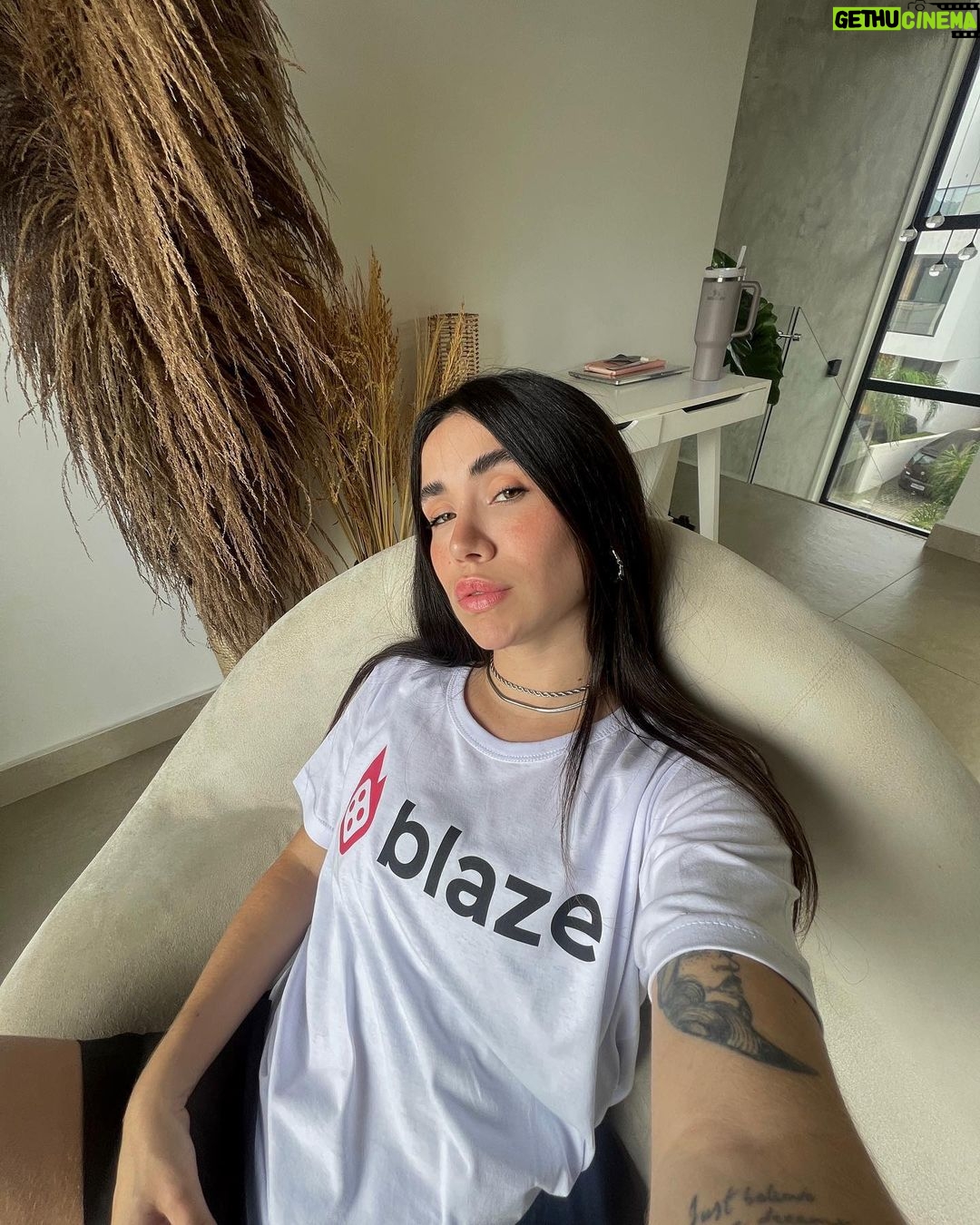 Maria Venture Instagram - blaze é um site permitido apenas para maiores de dezoito anos. sejam conscientes e responsáveis na hora de jogar :) @jogueblaze #publi