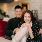 Marian Rivera Instagram - Bago matapos ang taon, yakapin mo nang mahigpit ang mga greatest love mo. Wala mang REWIND sa totoong buhay, pwede ka pa ring mag-REFOCUS, at mag-RESTART ♥️ Happy New Year everyone! Let’s LIVE BETTER, and LOVE BETTER this 2024! #RewindMMFF #LiveAndLoveBetter2024 #SalamatLods 🙏🏻☝🏻
