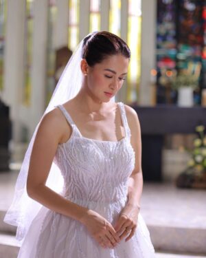 Marian Rivera Instagram - Happy 9th Wedding Anniversary to our real-life John and Mary, Dingdong Dantes and Marian Rivera! 💚⏪

Be part of their great love story in #RewindMMFF—NOW SHOWING in MORE CINEMAS NATIONWIDE! 

📷 Marvin Cawis

#RewindNowShowing #MMFF2023