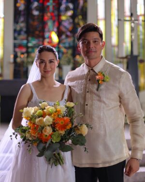 Marian Rivera Instagram - Happy 9th Wedding Anniversary to our real-life John and Mary, Dingdong Dantes and Marian Rivera! 💚⏪

Be part of their great love story in #RewindMMFF—NOW SHOWING in MORE CINEMAS NATIONWIDE! 

📷 Marvin Cawis

#RewindNowShowing #MMFF2023