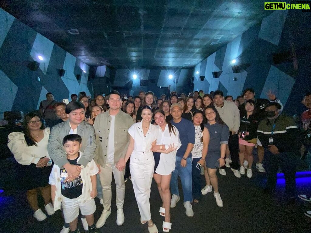 Marian Rivera Instagram - Marian Rivera and Dingdong Dantes at the #RewindMMFF Block Screening of Luxe Skin 🍿 📍 SM Megamall Director’s Club Thank you for taking your greatest loves to watch REWIND today! 💚⏪ #RewindNowShowing in MORE CINEMAS NATIONWIDE! #SalamatLods #MMFF2023