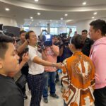 Marian Rivera Instagram - DONGYAN SURPRISE VISIT AT TRINOMA! 💚🔥 Huwag nang palampasin na makapag-REWIND ngayong araw with your greatest love! ⏪ #RewindNowShowing in cinemas nationwide! #RewindMMFF #MMFF2023