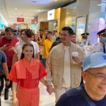 Marian Rivera Instagram - Mainit ang FIRST DAY NG #MMFF2023 sa SM Megamall! 🔥🔥💚💚 Maraming salamat sa pagpapadama ng greatest love niyo para sa #RewindMMFF ngayong Pasko! 🤗🎄⏪ #RewindNowShowing in cinemas nationwide! #MMFF2023