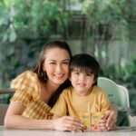 Marian Rivera Instagram - Guessing game with Sixto! Aba super patok sa kanya ang flavors ng New #NIDONutrisnax 💛 At super patok din for me kasi it’s made with REAL MILK, FRUITS and VEGGIES! 🍌🥕🍓#1Moms try na this NEW NUTRITIOUS SNACK for your #1Toddler 💛 Available in 2 yummy flavors - Strawberry - Carrot 🍓🥕and Banana - Carrot 🍌🥕.