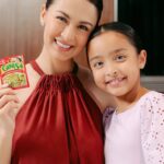 Marian Rivera Instagram - Creating delicious memories with Ate Zia. At ngayon mas ni level up pa natin ang pag luluto ng mga favorite nilang veggies kaya naman si Zia always says, ‘I love veggies-licious!’ Try nyo din ito! 🫶🏻♥️ @cookmunitybyajinomotoph