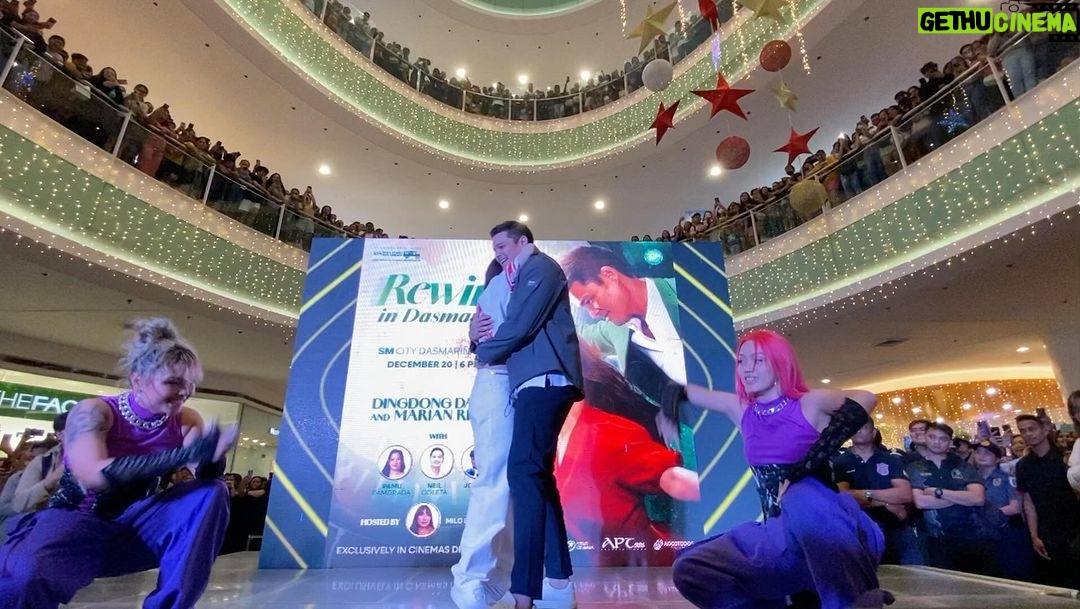 Marian Rivera Instagram - Nadama na ng mga taga-Dasma ang #RewindExperience! 🔥💚 Maraming salamat sa pagsama sa cast ng #RewindMMFF sa #RewindInDasmariñas Motorcade and Mall Show sa SM City Dasmariñas! Unahing mag-REWIND with your greatest love sa #MMFF2023, NGAYONG PASKO NA! 🎄