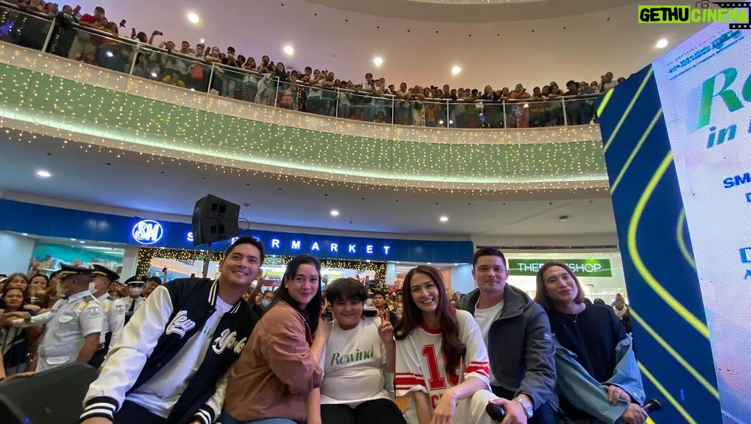 Marian Rivera Instagram - Nadama na ng mga taga-Dasma ang #RewindExperience! 🔥💚 Maraming salamat sa pagsama sa cast ng #RewindMMFF sa #RewindInDasmariñas Motorcade and Mall Show sa SM City Dasmariñas! Unahing mag-REWIND with your greatest love sa #MMFF2023, NGAYONG PASKO NA! 🎄