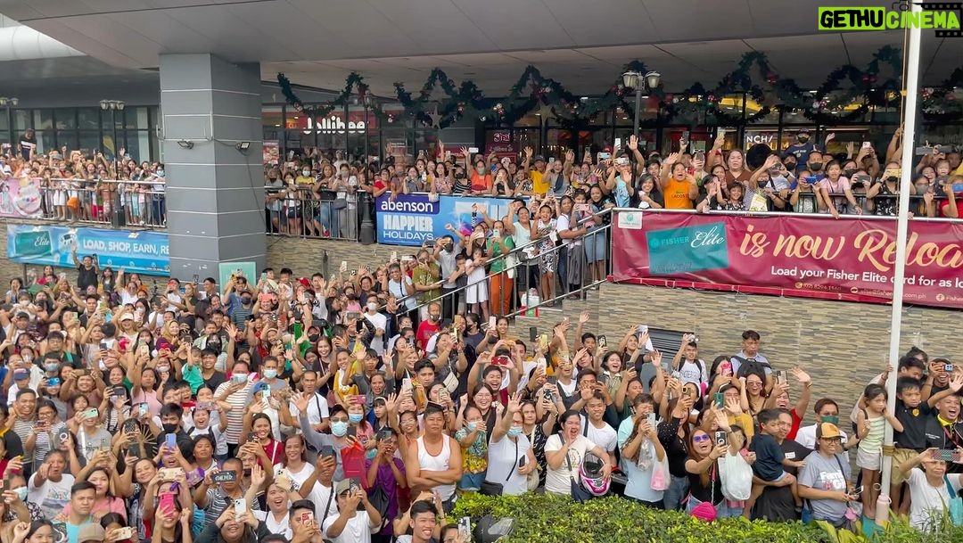 Marian Rivera Instagram - DAMANG-DAMA NAMIN ANG INYONG GREATEST LOVE NA MASARAP I-REWIND! π Maraming salamat sa pakikisaya sa #RewindMMFF cast sa #MMFF2023 Parade of Stars! π« Kitakits ulit sa December 25! Unahing mag-REWIND with your loved ones sa #MMFF2023! πβͺ