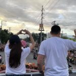 Marian Rivera Instagram - DAMANG-DAMA NAMIN ANG INYONG GREATEST LOVE NA MASARAP I-REWIND! 💚 Maraming salamat sa pakikisaya sa #RewindMMFF cast sa #MMFF2023 Parade of Stars! 💫 Kitakits ulit sa December 25! Unahing mag-REWIND with your loved ones sa #MMFF2023! 🎄⏪