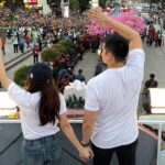 Marian Rivera Instagram - DAMANG-DAMA NAMIN ANG INYONG GREATEST LOVE NA MASARAP I-REWIND! 💚 Maraming salamat sa pakikisaya sa #RewindMMFF cast sa #MMFF2023 Parade of Stars! 💫 Kitakits ulit sa December 25! Unahing mag-REWIND with your loved ones sa #MMFF2023! 🎄⏪