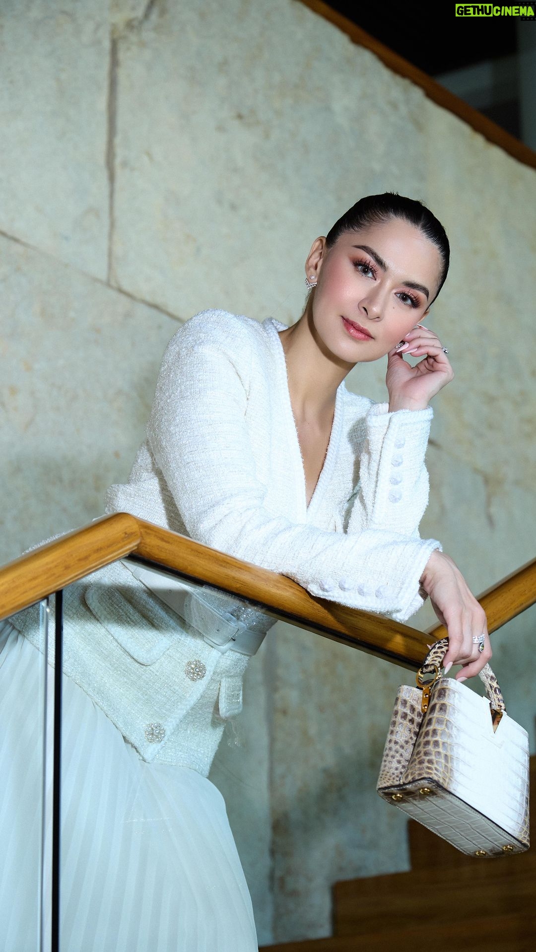 Marian Rivera Instagram - Ako at ang aking asawa kasama si Direk Mae Cruz Alviar at ang buong team sa likod ng ‘Rewind’, ay lubos na nagpapasalamat sa pagtanggap ng Resolution No. 106 na isinusulong ni Sen. Robinhood Padilla, bilang pagkilala sa tagumpay ng pelikula. Maraming salamat sa inyong suporta at pagkilala! #RewindFilm #Resolution106