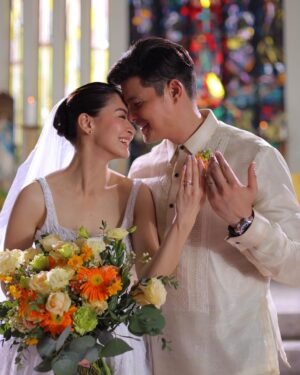 Marian Rivera Instagram - Happy 9th Wedding Anniversary to our real-life John and Mary, Dingdong Dantes and Marian Rivera! 💚⏪

Be part of their great love story in #RewindMMFF—NOW SHOWING in MORE CINEMAS NATIONWIDE! 

📷 Marvin Cawis

#RewindNowShowing #MMFF2023