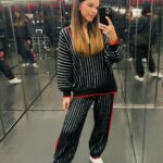 Mariana Rios Instagram - Pensar,sentir,respirar,seguir! Sempre encontro um jeito de exercitar a mentalização positiva em todos os momentos da minha vida. Mas “sempre” não é todo dia. No carrossel de fotos e emoções da última semana, tentando desligar um pouco do mundo e focar no que é preciso: Revisar os textos do meu próximo livro!!! Isso me renova de uma certa forma! E dividir com vocês esse momento também é muito especial pra mim! 2024 será repleto de boas energias, paginas em branco prontas pra receber uma nova história e com elas o cheirinho de outras já escritas que serão lidas dando lugar a nossa troca, aprendizado mútuo e renovação! ❤️🙏🏼