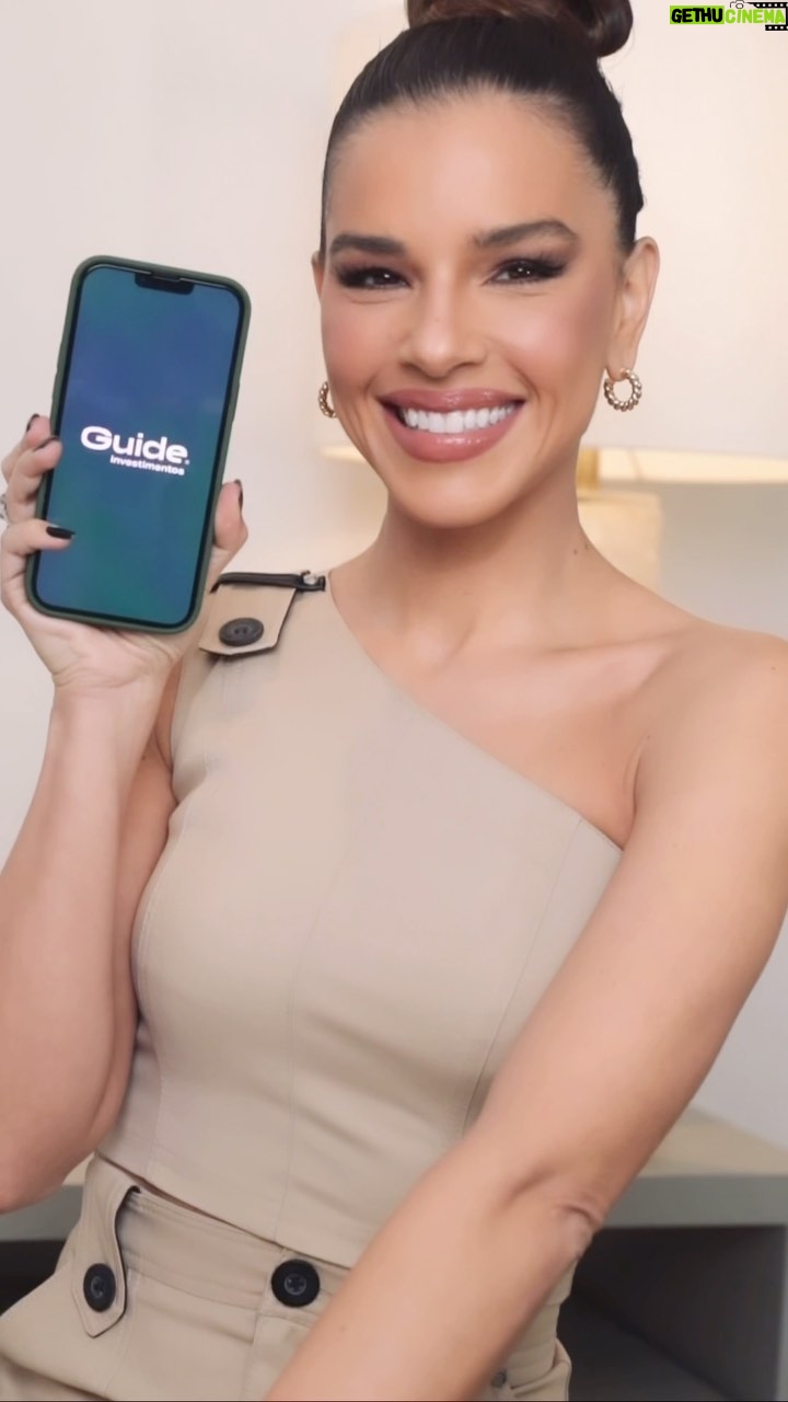 Mariana Rios Instagram - Transformar a relação com o dinheiro, contando com uma assessoria que te entende, é essencial para mudar nosso ponto de vista em relação aos investimentos. A Guide Investimentos captou a minha essência, com um time unido e voltado para o mesmo propósito que o meu. Essa parceria vai além do financeiro. Baixe o app e venha para o time da @guideinvestimentos você também. #issorende