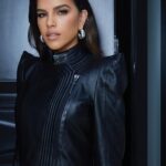 Mariana Rios Instagram - As quintas a gente faz o que? Arrasa, meu bem 🖤 Em choque com a maravilha de @houseofamem 🔥 @pativeneziano u rock! 🖤