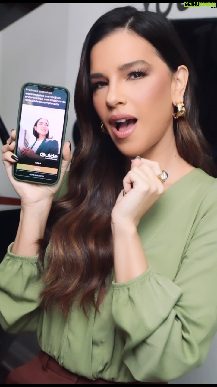 Mariana Rios Instagram - Navegar por esse mar de informações sobre o mercado de investimentos, economia e finanças pode ser muito confuso e desafiador. Por isso é muito importante contar com um time de assessores especializados que cuidam do seu patrimônio com atenção e de forma personalizada, como a Guide Investimentos faz. Todos os relatórios, análises e recomendações me deram uma base sólida para ter segurança em minhas decisões financeiras. Assim fico mais perto de alcançar meus sonhos e objetivos. Faça como eu e baixe o app @guideinvestimentos e abra sua conta. #issorende