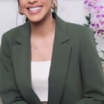 Mariana Rios Instagram - Falar de dinheiro é assunto sério e cuidar dele é mais importante ainda. Ainda bem que eu conto com o time de especialistas da Guide Investimentos! Me sinto segura com uma assessoria de excelência que possui profundo conhecimento de mercado e me orienta em cada detalhe. Um time experiente e sempre disponível para me auxiliar a cuidar do meu patrimônio. Baixe o app e venha para a @guideinvestimentos você também. #issorende