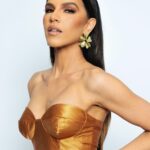 Mariana Rios Instagram - Back to work! Voltando com todo o gás depois das férias! O look já é da #Primavera24 da @colccioficial ❤️Leve, acetinado e com o caimento perfeito. 🫶🏻 #ColcciTakesLA #ColcciOficial São Paulo, Brazil