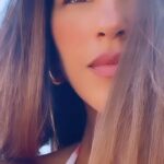 Mariana Rios Instagram - Sonhei, mentalizei, senti, trabalhei, realizei! ❤️🍀✨ Viajar expande nossa consciência. Abrimos o olhar sob o horizonte, conhecemos novas culturas, formas, jeitos de falar, de expressar, pensar! Você nunca volta a mesma pessoa depois de uma viagem! Todos aqueles que passam por nós e que na maioria das vezes, não encontraremos mais, nos ensinam algo. Nos transformam de alguma forma! Me sinto renovada, feliz, grata! ❤️🇮🇹 Sardegna, Italia