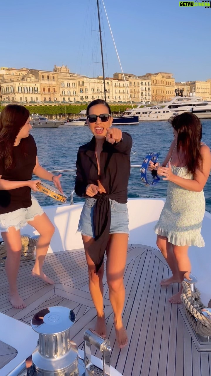 Mariana Rios Instagram - O trio de milhões 🇮🇹❤️🇧🇷 @kulaifdovirote @apcolnaghi Isola di Ortigia